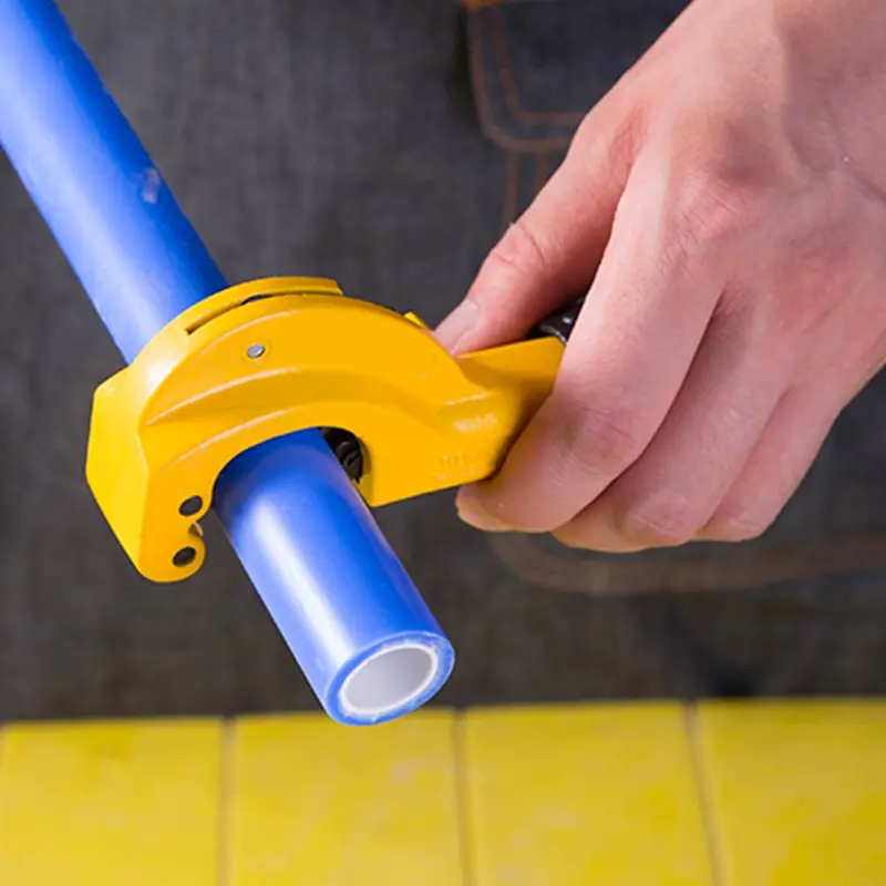 Adjustable Ratcheting Metal Pipe Cutter 1