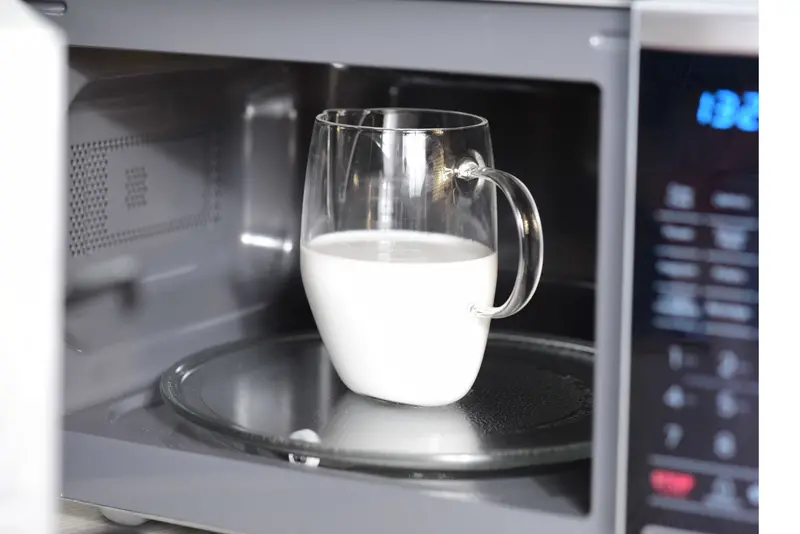 Aerolatte Frothing Jug – Manual Milk Frother 1