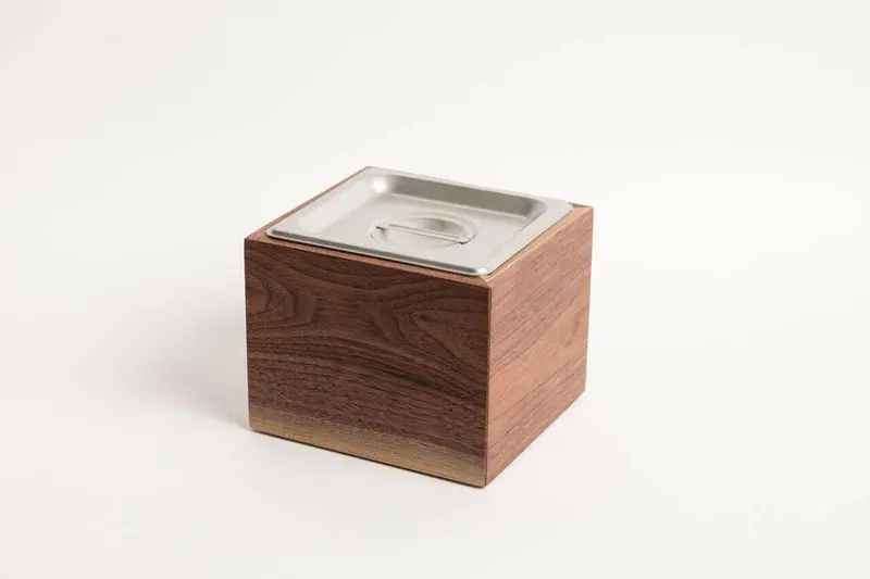 Alabama Sawyer Noaway Petite Countertop Compost Bin – Walnut Clear Oil Finish 1
