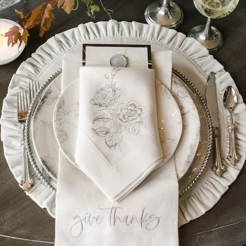 Arte Italica Round Ruffle Velvet Placemat – Cream Neutral Tone 1