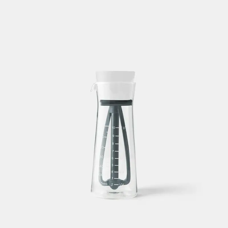 Chef’N Salad Dressing Shaker With Leak-Proof Lid 1