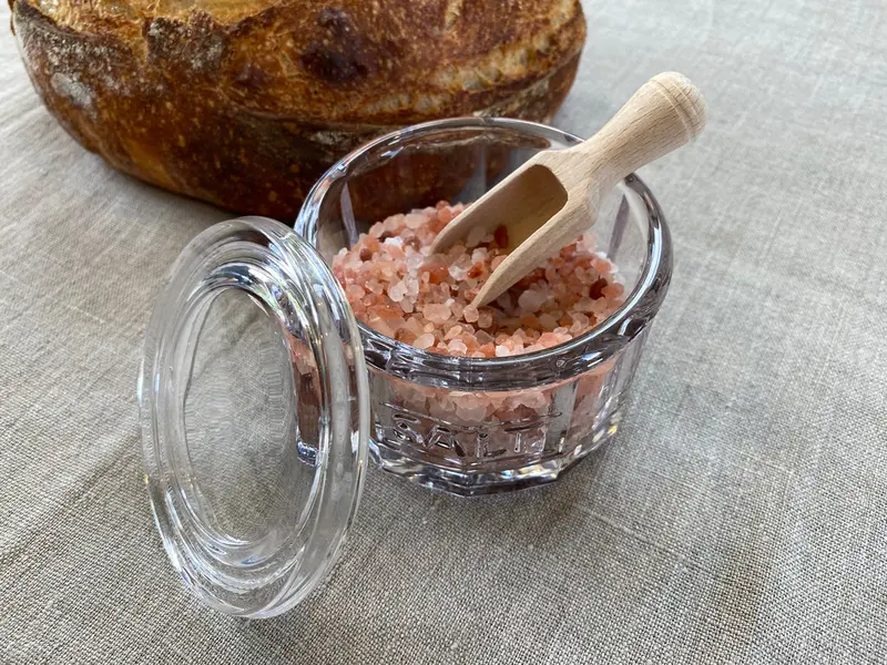 Earth & Nest Ceramic Salt Pot With Integrated Scoop 1