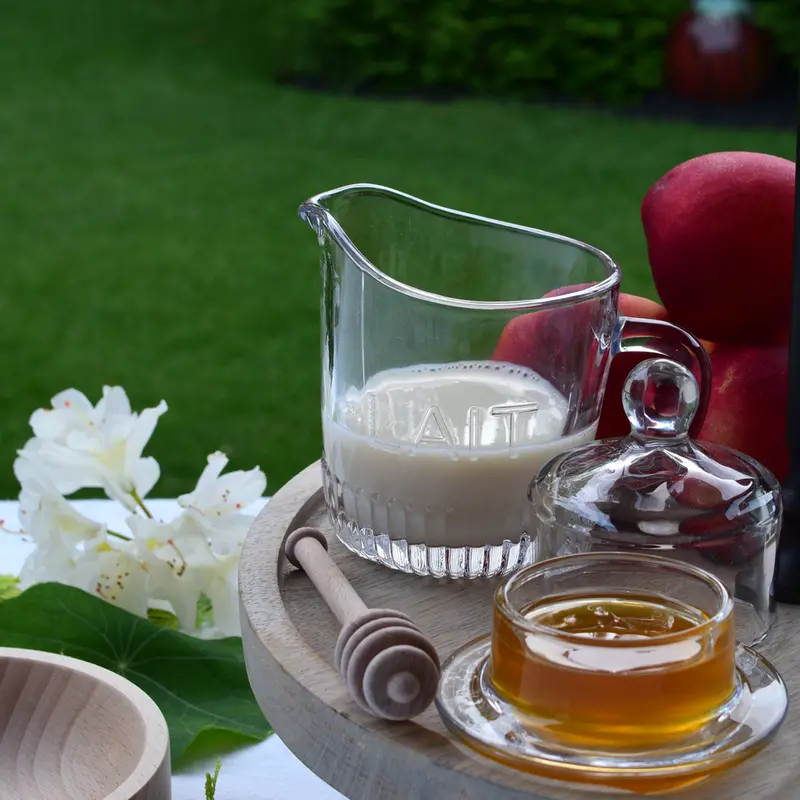 Earth & Nest Creamer | Minimalist Lait Glass Pourer With Rounded Spout 1
