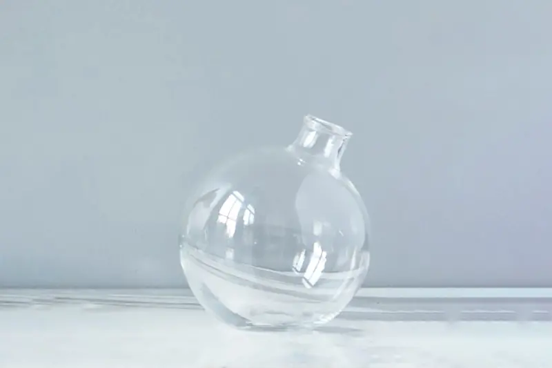 Etú Home Clear Sphere Bud Vase – Minimalist Glass Accent 1