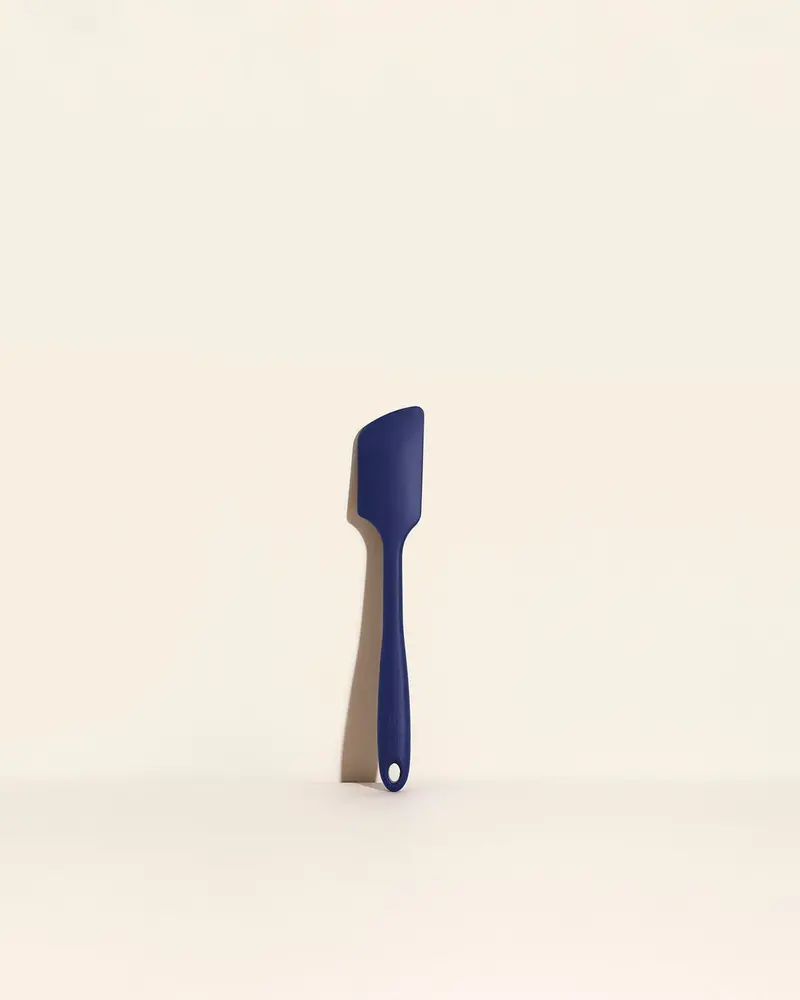 Gir Skinny Spatula – Navy Blue, Flexible Edge 1