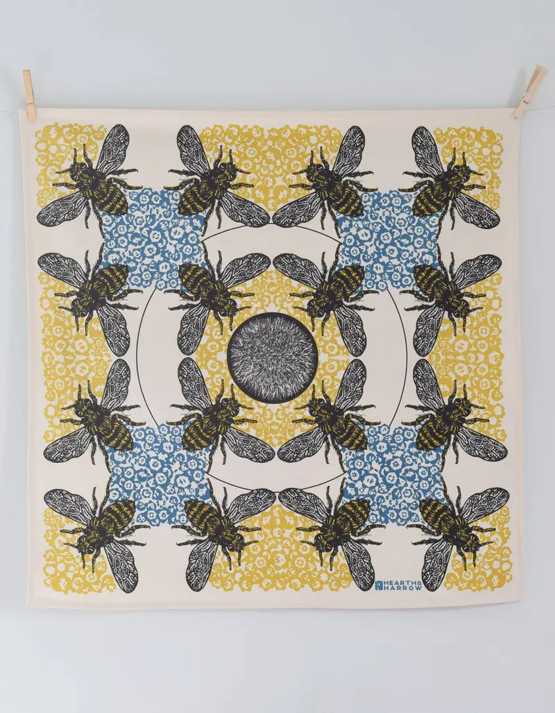 Honeybee-Themed Tea Towel – Hearth And Harrow (30" X 30") 1
