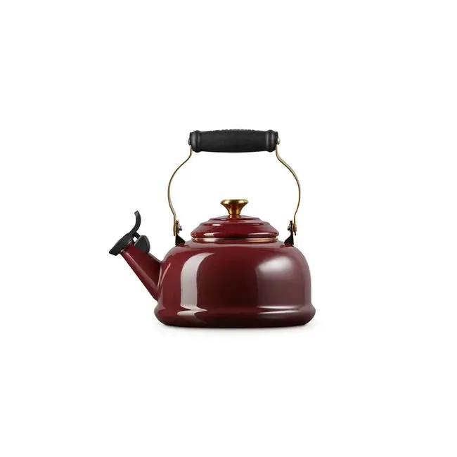 Le Creuset Classic Whistling Stainless Steel Kettle With Gold-Plated Knob 1