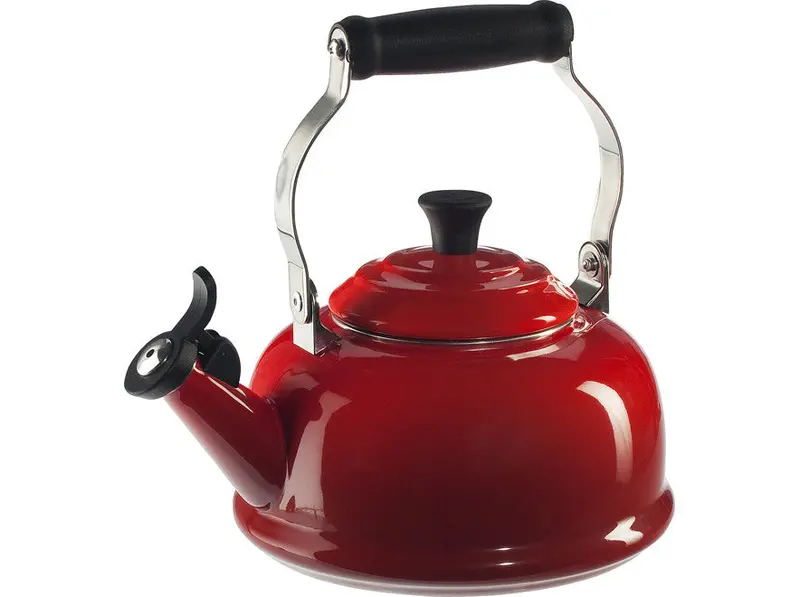 Le Creuset Classic Whistling Tea Kettle 1