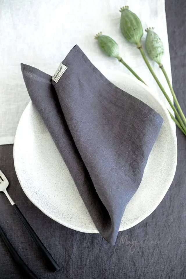 Magiclinen Charcoal Grey Linen Napkins (Set Of 2) 1