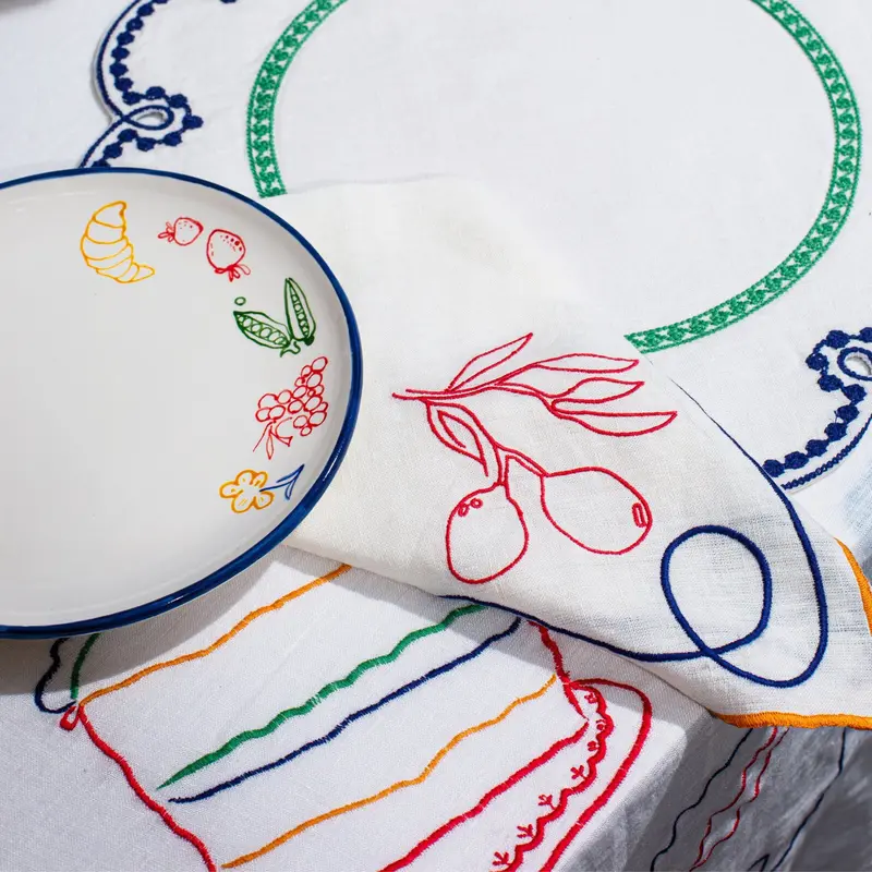 Misette Fête Embroidered Linen Napkin Set (4-Pack) 1