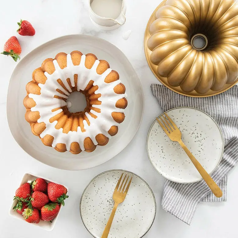 Nordic Ware Elegant Party Bundt Pan For Special Occasions 2