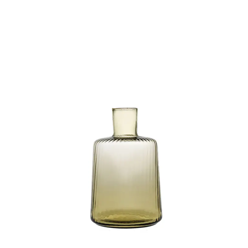 Plissé Angora Short Glass Bottle – Elegant Profile 1