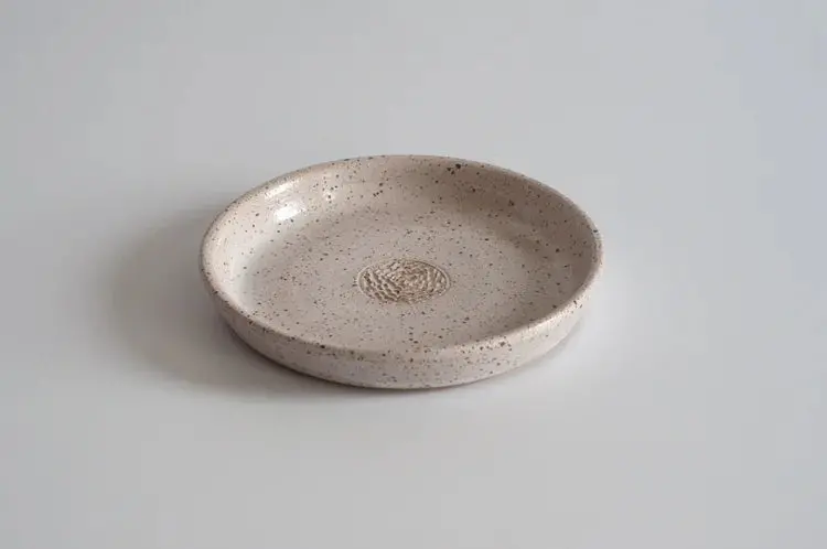 Rachaelpots Nude/White Garlic Scraper 1