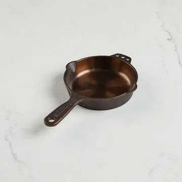 Smithey Classic Cast Iron Skillet – Pre-Seasoned, Heat-Retentive Pan 1