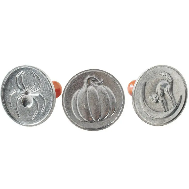 Spider-Themed Cookie Stamps | Nordic Ware Halloween Baking Tools 1
