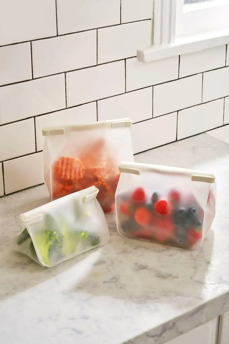 W&P Roll Tight Storage Bags – Reusable Silicone Food Bags, Assorted Sizes 1
